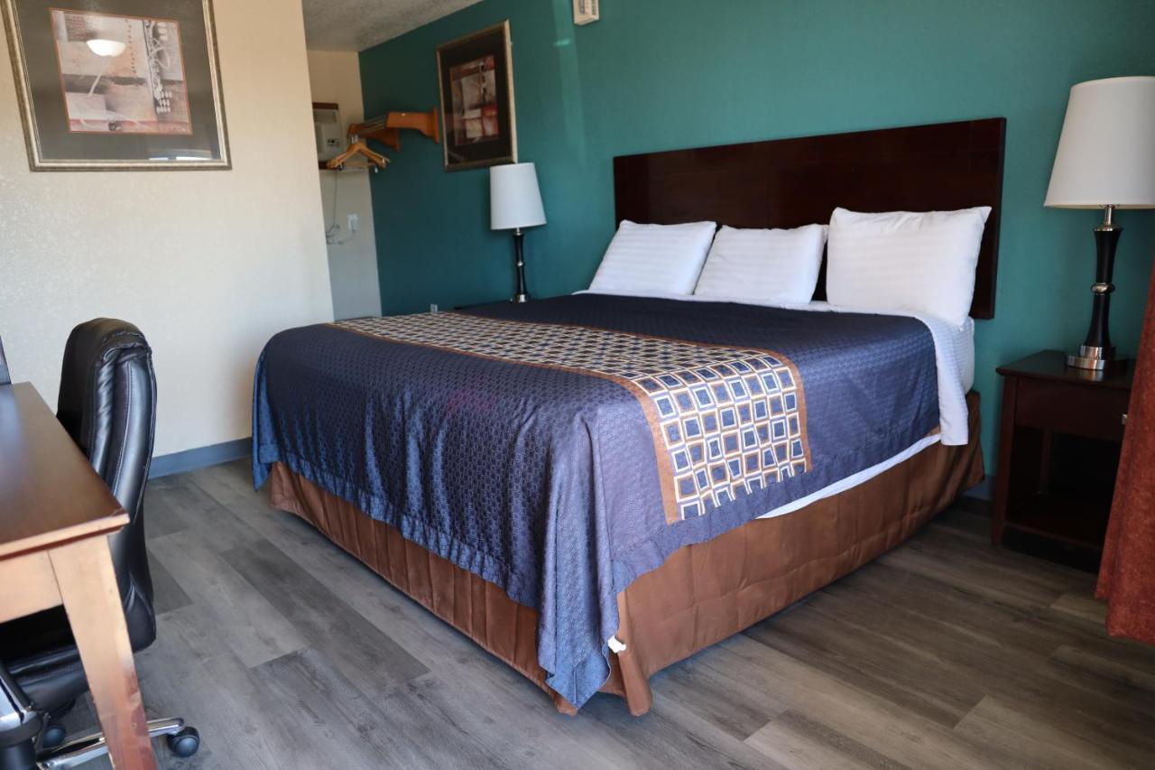 Budget Motel *